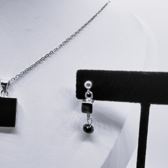 Sterling Silver 925 Black Onyx Necklace w/16" Chain + Pierced Earrings Set - Picture 1 of 10